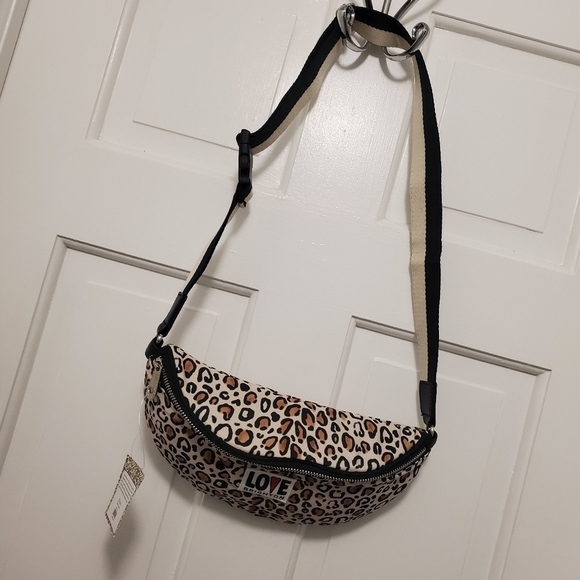 NWT Brighton "Wild Cat" Belt/Sling Bag Retails for $78, Lightweight, Versatile - Picture 6 of 10